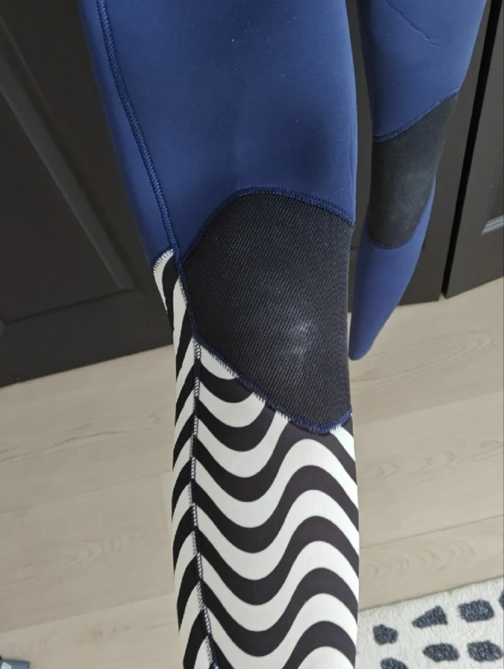 VISSLA Navy Blue Kids 4/3 Full Wetsuit with Patterned Leg